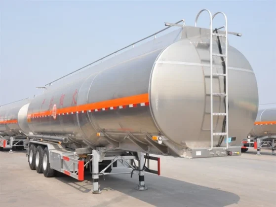 Semi-remorque citerne à carburant en aluminium 3 essieux 45 000 L