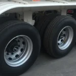 Semi-remorque citerne à carburant en aluminium 55 m³ à 3 essieux