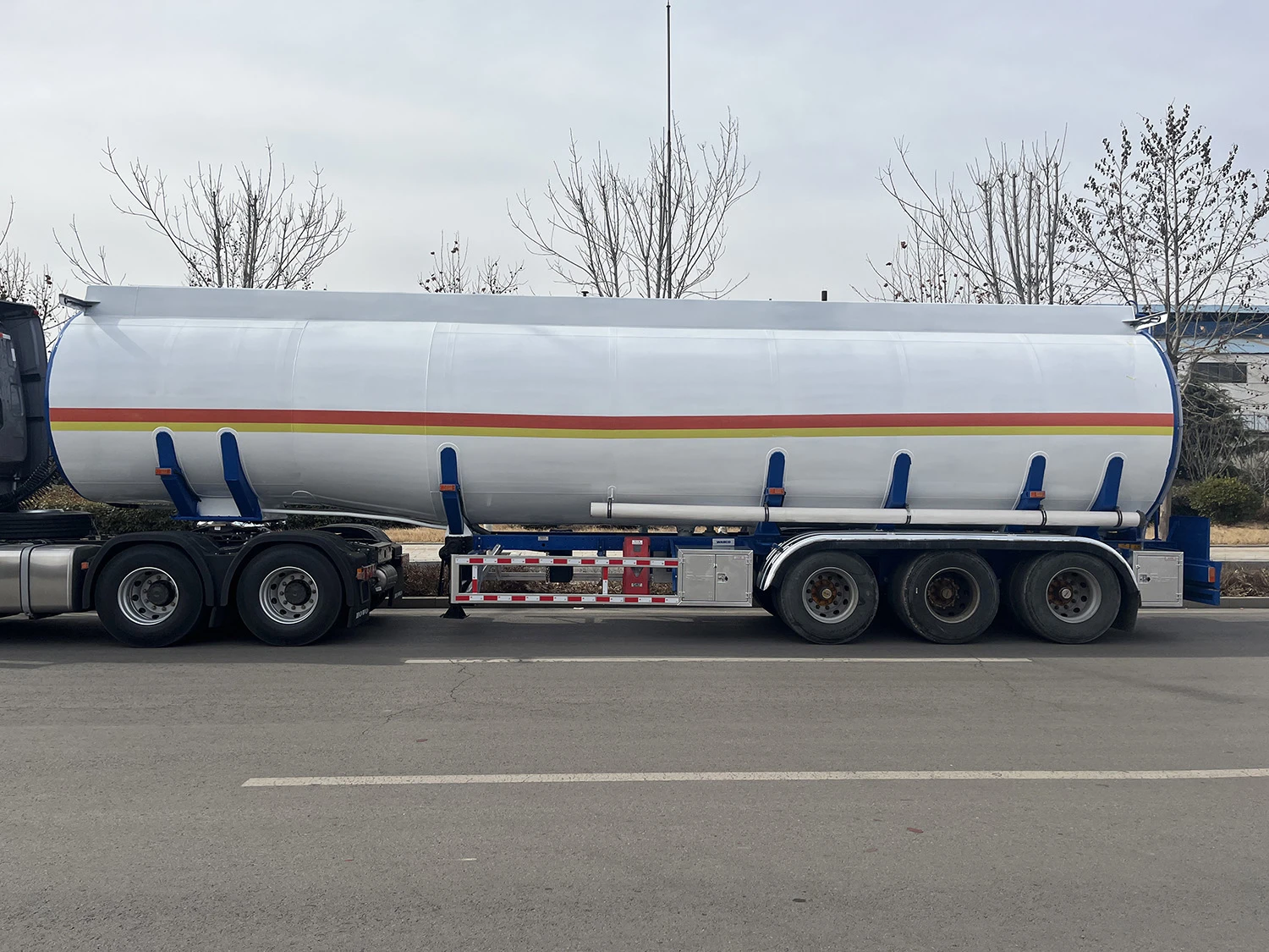 Semi-remorques citernes pour liquides