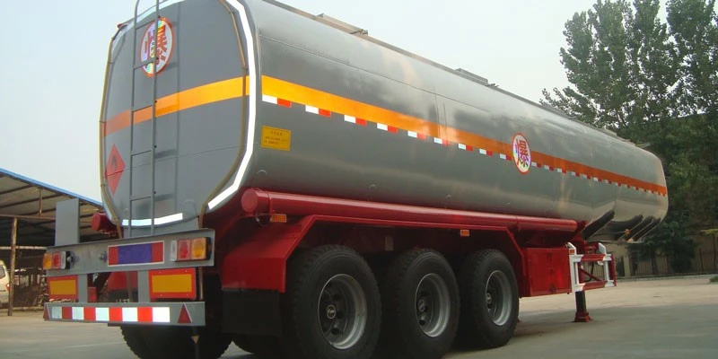 Semi-remorque citerne à carburant de 47 000 litres à vendre Semi-remorque citerne à carburant de 47 000 litres à vendre