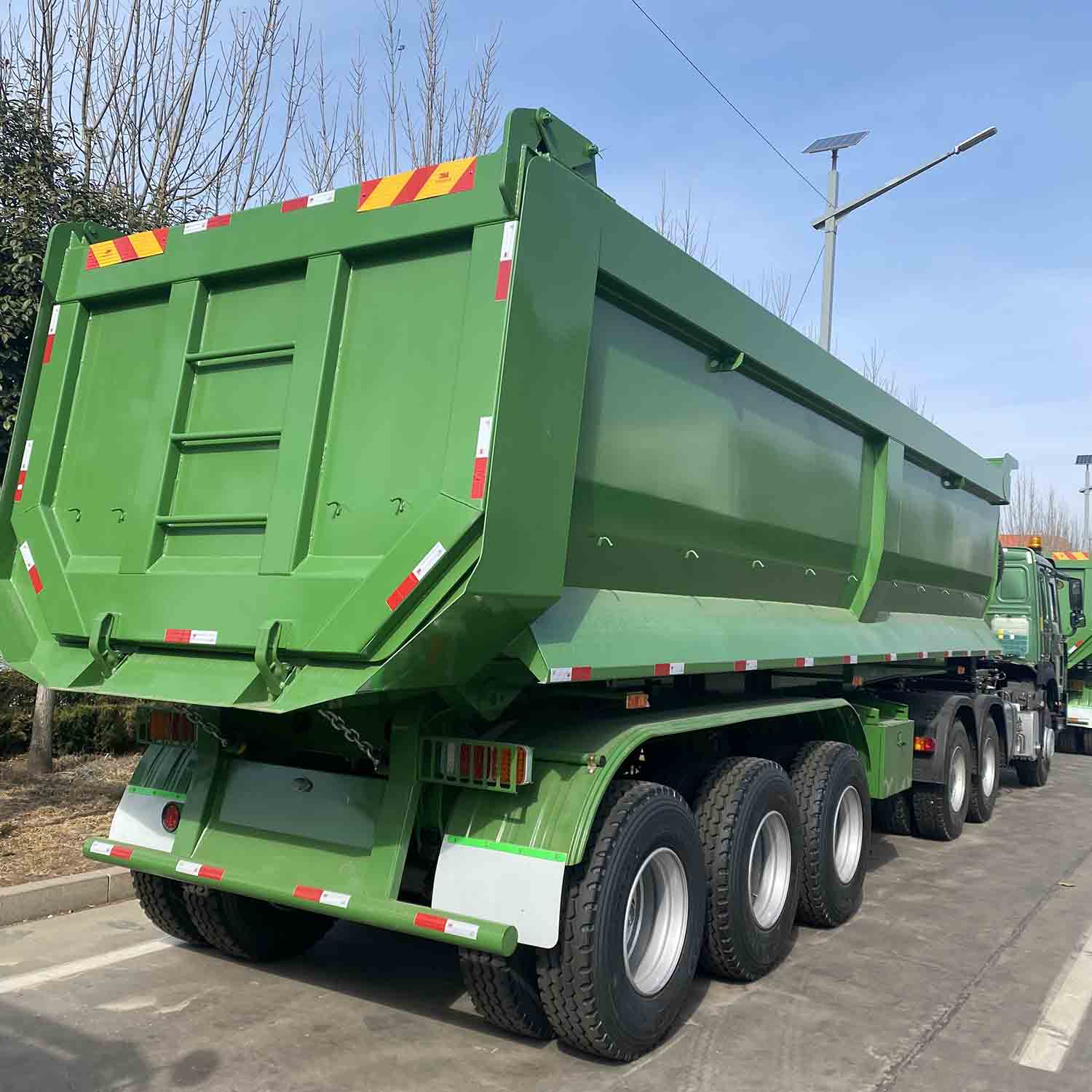 Hydraulic Dump Trailer Hydraulic Dump Trailer