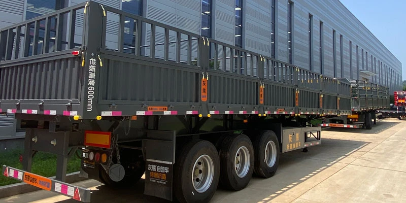 30-50 Ton Side Dump Semi Trailer in Africa 30-50 Ton Side Dump Semi Trailer in Africa
